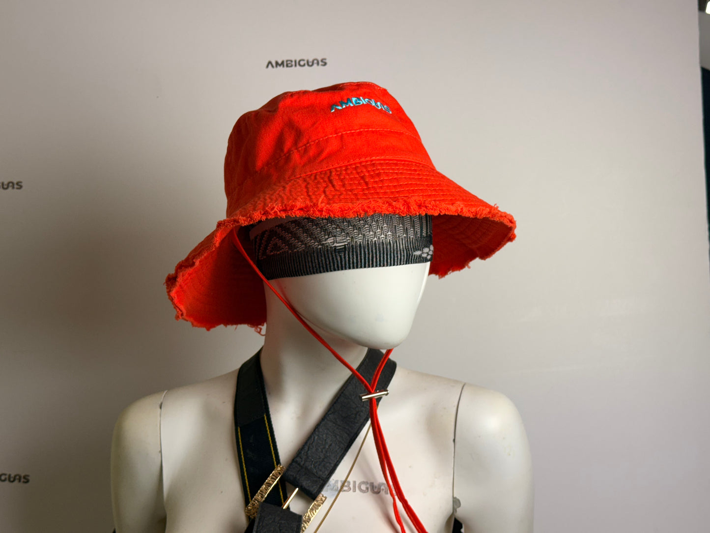 Essential Bucket hat